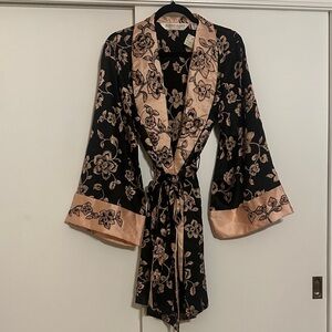 Vintage NWT Victoria's Secret Kimono Floral Satin Robe